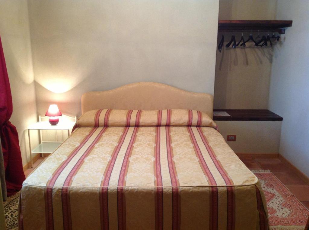 Locanda San Lorenzo Roddino Quarto foto